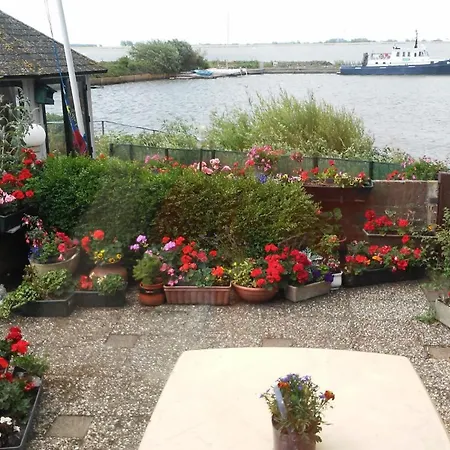 Amstelmeer Bed and Breakfast 3*